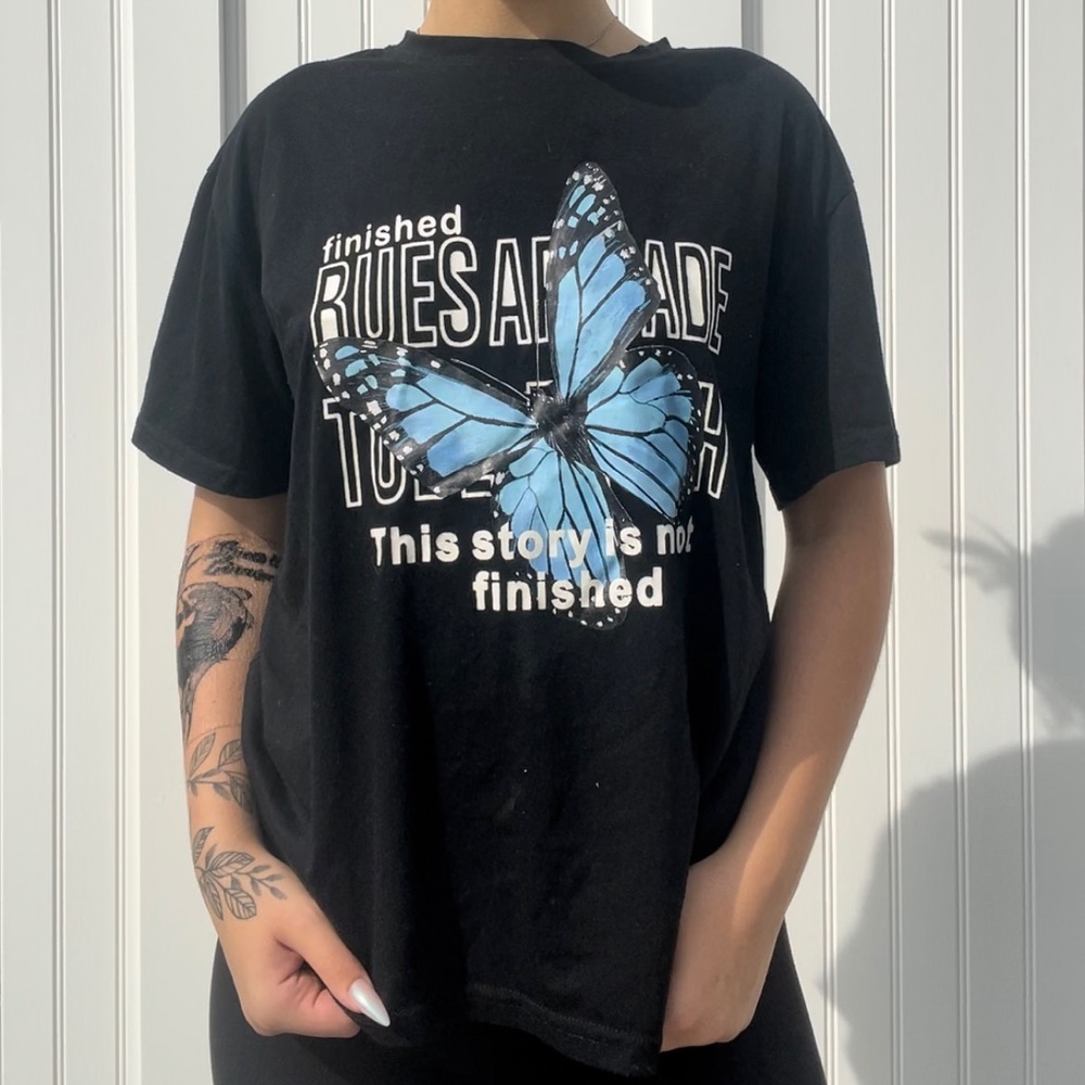 Shein Butterfly Graphic Tee - Picture 4 of 4